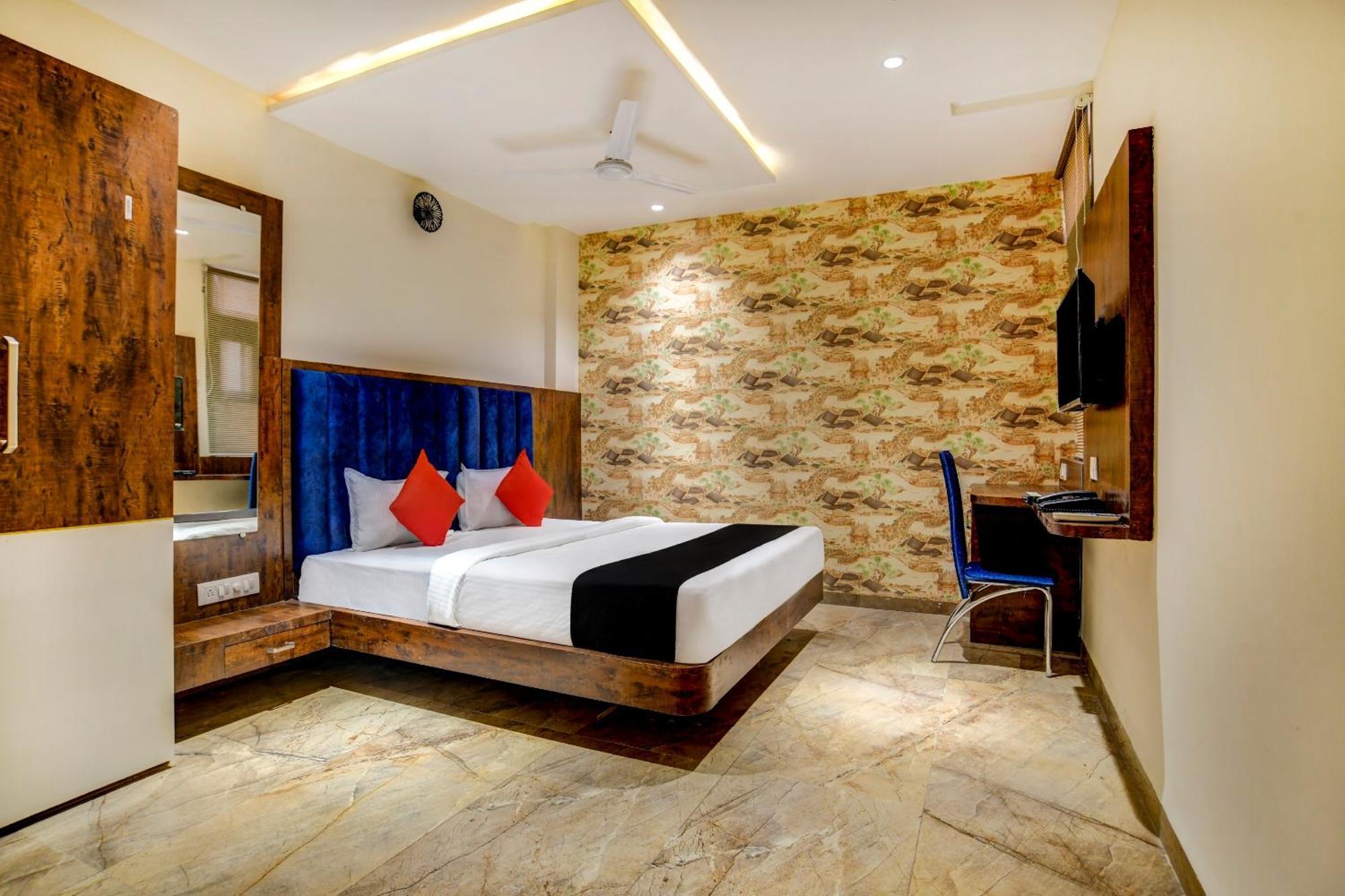 Capital O Abri Krishna Hotel Indore Exterior photo