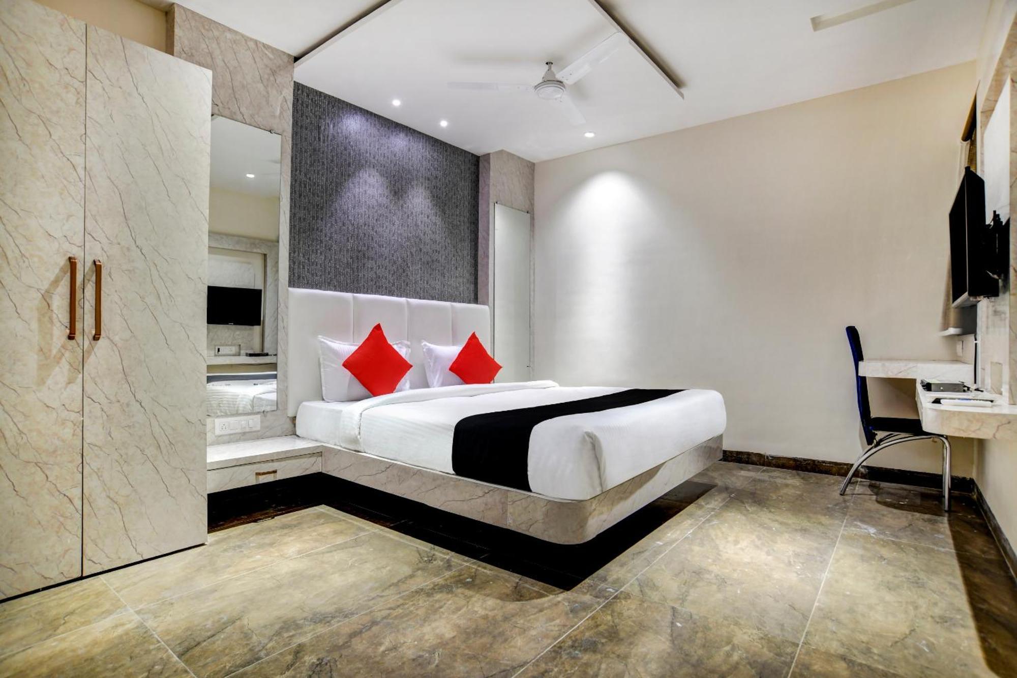 Capital O Abri Krishna Hotel Indore Exterior photo
