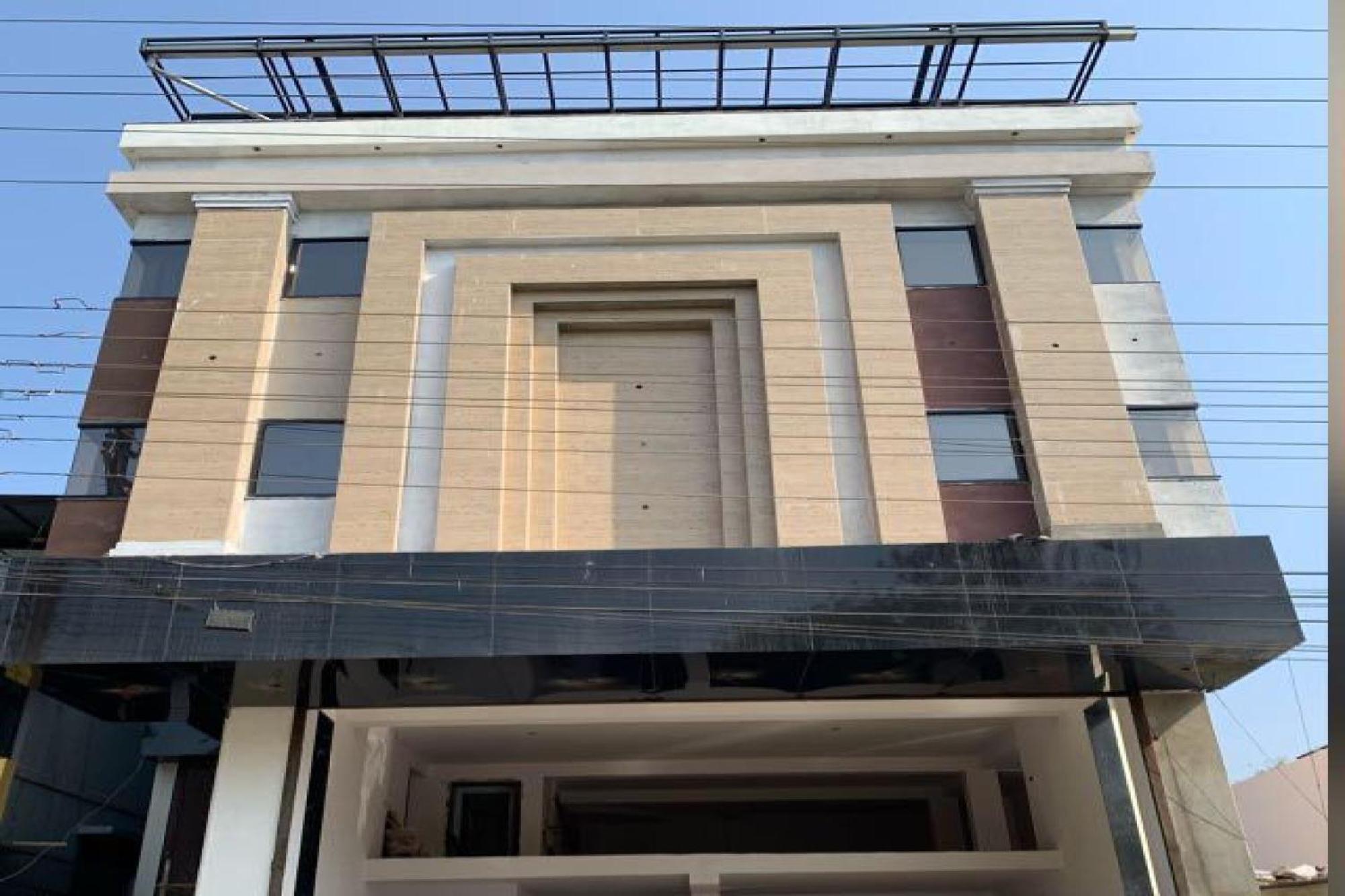 Capital O Abri Krishna Hotel Indore Exterior photo